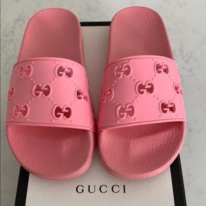 Women’s Gucci Pursuit GG Logo Slide Sandal